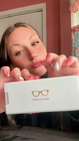 Confidence in every Frame 🤓 #Tiktok #tiktokshop #onsalenow️️️🔥🔥🔥🔥 #glasses 