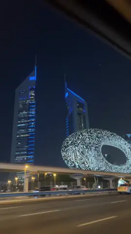 دبي🇦🇪#دبي🇦🇪_دار_الشيوخ#اكسبلورexplore#شارع_الشيخ_زايد#رنج_روفر_2024 