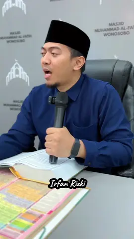 **Apa Itu Istidraj?** 🌿✨ Istidraj adalah ketika seseorang terus diberi nikmat, meski jauh dari ketaatan kepada Allah. Tapi hati-hati, ini bukan tanda Allah ridha, melainkan ujian. Nikmat itu bisa jadi jebakan agar kita makin lalai dan menjauh dari Allah. 💡 Rasulullah ﷺ bersabda, *”Jika kamu melihat seseorang terus diberi nikmat tapi dia masih berbuat maksiat, itu adalah istidraj.”* (HR. Ahmad). 🌟 Jangan sampai kita terlena dengan banyaknya nikmat dunia. Yuk, selalu bersyukur dan perbaiki diri, agar hidup kita penuh berkah. 🌿 #Istidraj #JanganLalai #SyukurNikmat #IngatAllah #UIR #UstadzIrfanRizkiHaas ________________________ Info Detail Umroh 29 Okt & 29 Des  Haji Furoda 2025  Badal Haji & Badal Umroh  0851 7998 7020 (Ka Atik) More info:  Follow @haastour @haasumroh 😊 ________________________ Untuk mendapatkan konten2 ilmu, info kajian dan yg lainnya, silakan gabung ke grup WhatsApp Sahabat UIR ya.. Caranya gampang, WA ke 0851 7999 7020 ya. 😊🙏✨