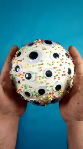 Squeezing for satisfaction #satisfying #asmr 