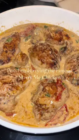 Tried the famous “Marry Me Chicken” 🤤 for the first time and easy to say it might become a staple. Super easy and delicious!  Recipie below💗 ~Ingredients: • 6 boneless/skinless chicken thighs • 1 tbsp of flour • salt + pepper • garlic powder • onion powder • paprika • oregano •  italian seasoning • 2 tbsp of olive oil • minced garlic + butter • 1 cup of chicken broth • 1 cup of heavy whipping cream • parmesan cheese • fresh basil • sundried tomatoes ~ Directions: •Wash and prep your chicken • Season in a bowl and transfer to the a hot pan with olive oil • Cook chicken 4mins each side • Once golden brown, set aside to rest • In the same pan, add minced garlic + butter + a little bit of oil from the sundried tomatoes • Mix + add chicken broth & heavy whipping cream • Let it simmer and add parmesan cheese and let the sauce thicken • Add basil, sundried tomatoes and chicken back to the pan And buen provecho!🤭  #foodtiktok #marrymechicken #fyp