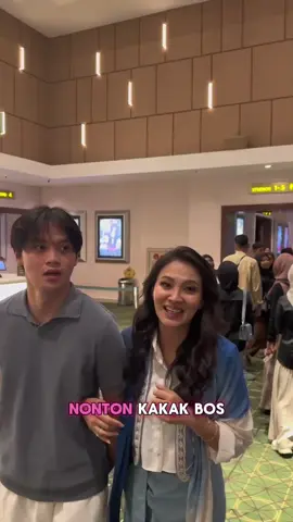 Udah pada nonton #kakabos ?? Baru kali ini nonton film komedy relate banget jokenya dr awal ampe akhir en Ketawa campur nangis jadi satu .. Di mulai dengan ketawa ketawa - pulangnya mata bengkak2 .. #ceritastjo #malukuutara 