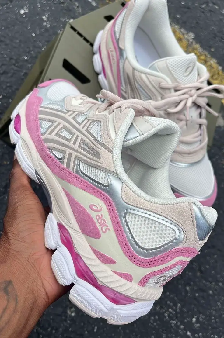 Asics NYC Rose 💗 seulement 85€ ‼️