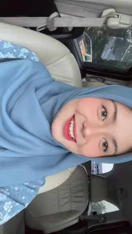 Lagunya bikin galau padahal engga lagi galau🥲
