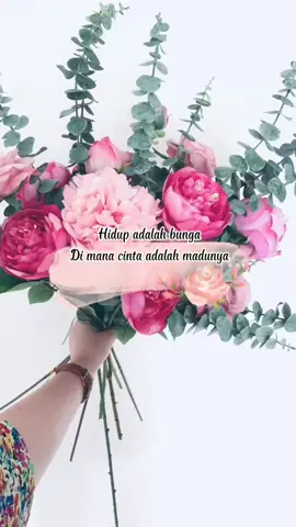 Di bawah sini ada daun dollar best seller👇🏻harga nya murah pol🤩#bungaartificialmurah #dekorasiweding #bungaartificial #eventorganizer 