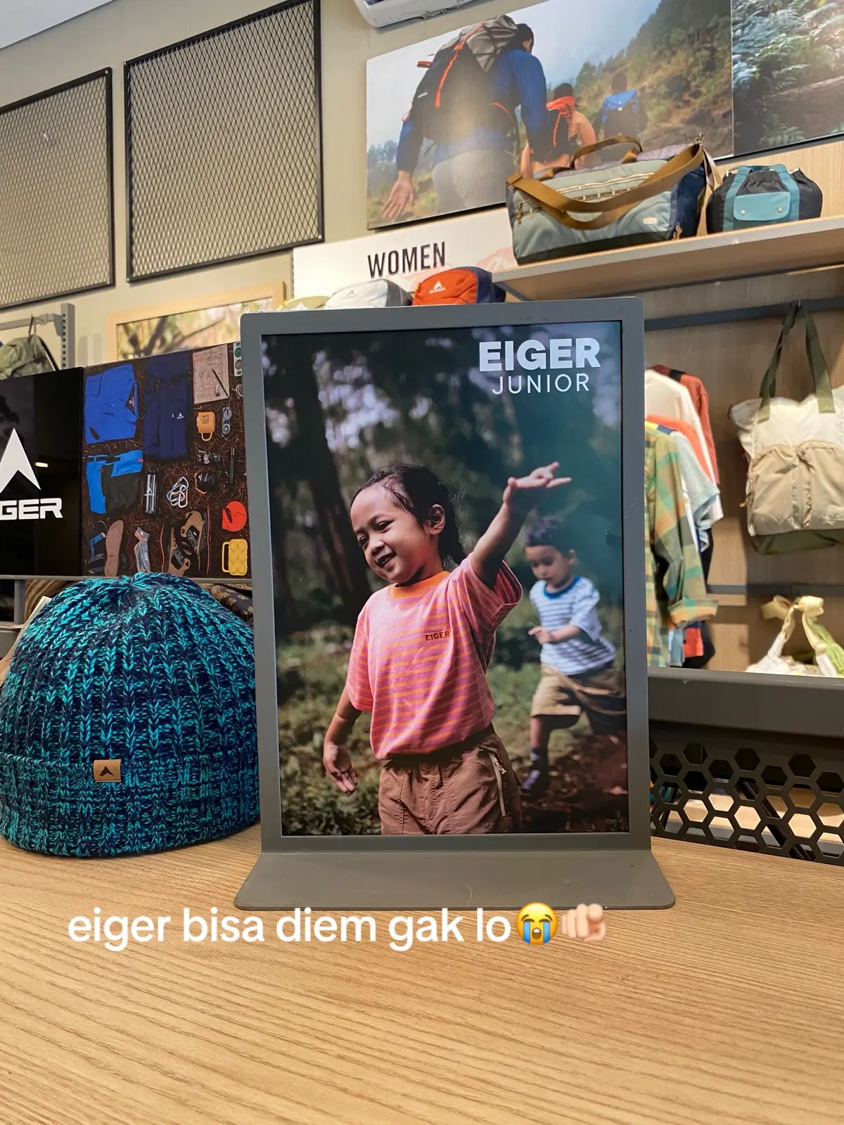 Hai Eigerian‼️‼️‼️ Bukan eiger namanya kalo skg skg ini bikin gebrakan lucu gemes kiyowo Sekarang Eiger punya lunch box gemes nihhhh buat anak anak atau para kakak kakak frugal living bawa bekal🥰 Lunch box ini dalemnya ini dilengkapi dengan alumunium foil yang bisa menjaga ketahanan suhu didalam dan membuat makanan kakak dan adek sekalian tetap hangat✨✨ Yuk langsung aja bisa chat kami di 081120009518 atau langsung dm aja cuuusss🫶🏻🫶🏻🫶🏻 #eiger #eigeradventure #eigerstore #eigerpemalang #EigerTropicalAdventure #EigerAdventure #eigeradventurestore #eigertropicaladventure #lucu #fyp #coquette 