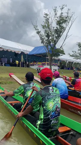 พิธีเปิดงาน แข่งขันเรือยาวขึ้นโขนชิงธง  หัววังพนังตัก#ทริปนี้ที่รอคอย #ขึ้นโขนชิงธง #ชุมพร #แข่งเรือยาว #บ่าวชุมพร #คนไทยรู้ทัน 