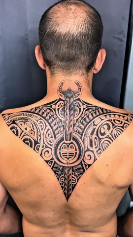 Back Manta right here 🇵🇫🔥 ——— IG : tehoatattoo ——— #art #back #ray #polynesiantattoo #artist #tattoo 