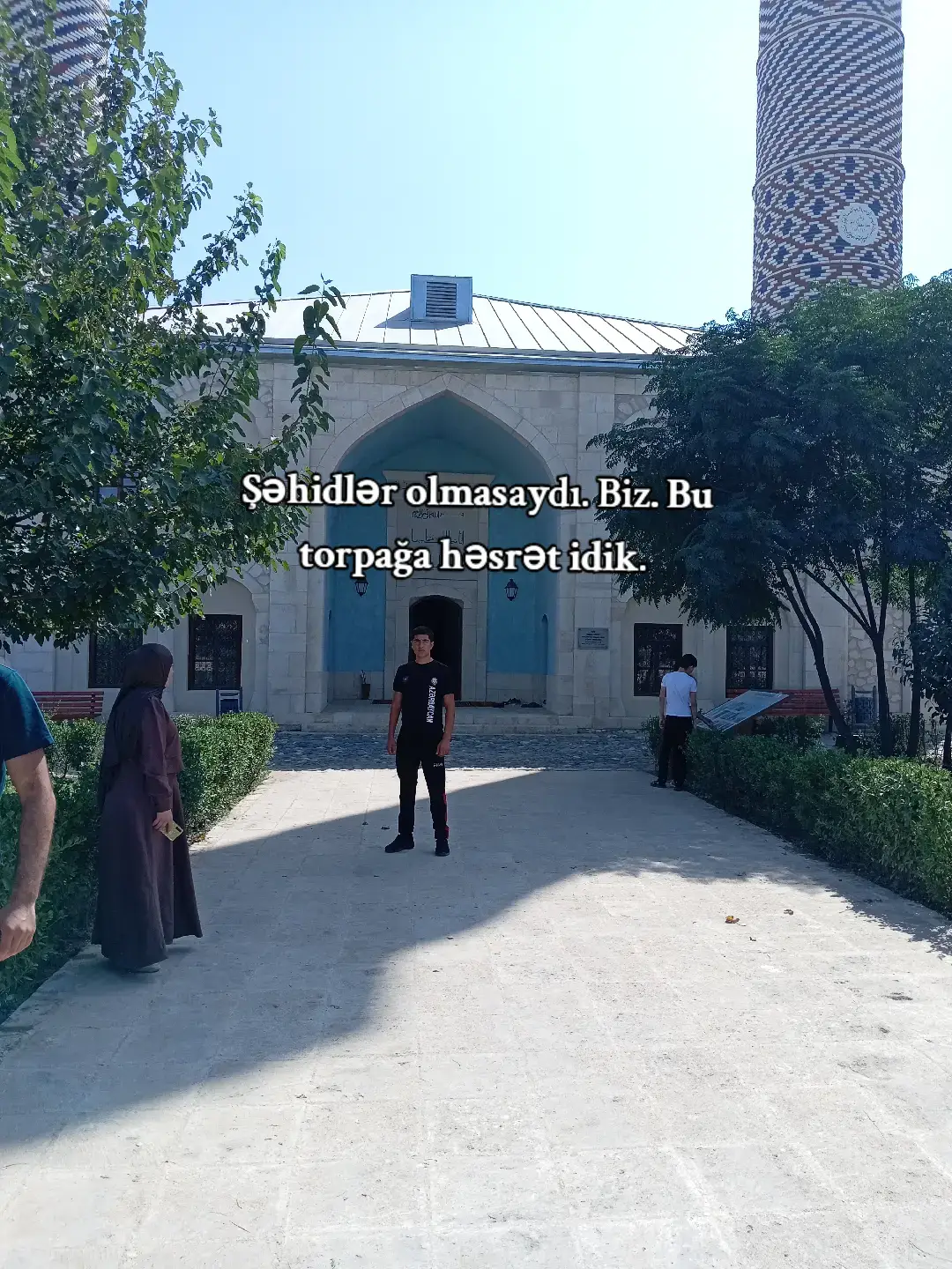 Allah rehmet edsin. Sehidlerimize. Qazilerede şəfa. İşalah 