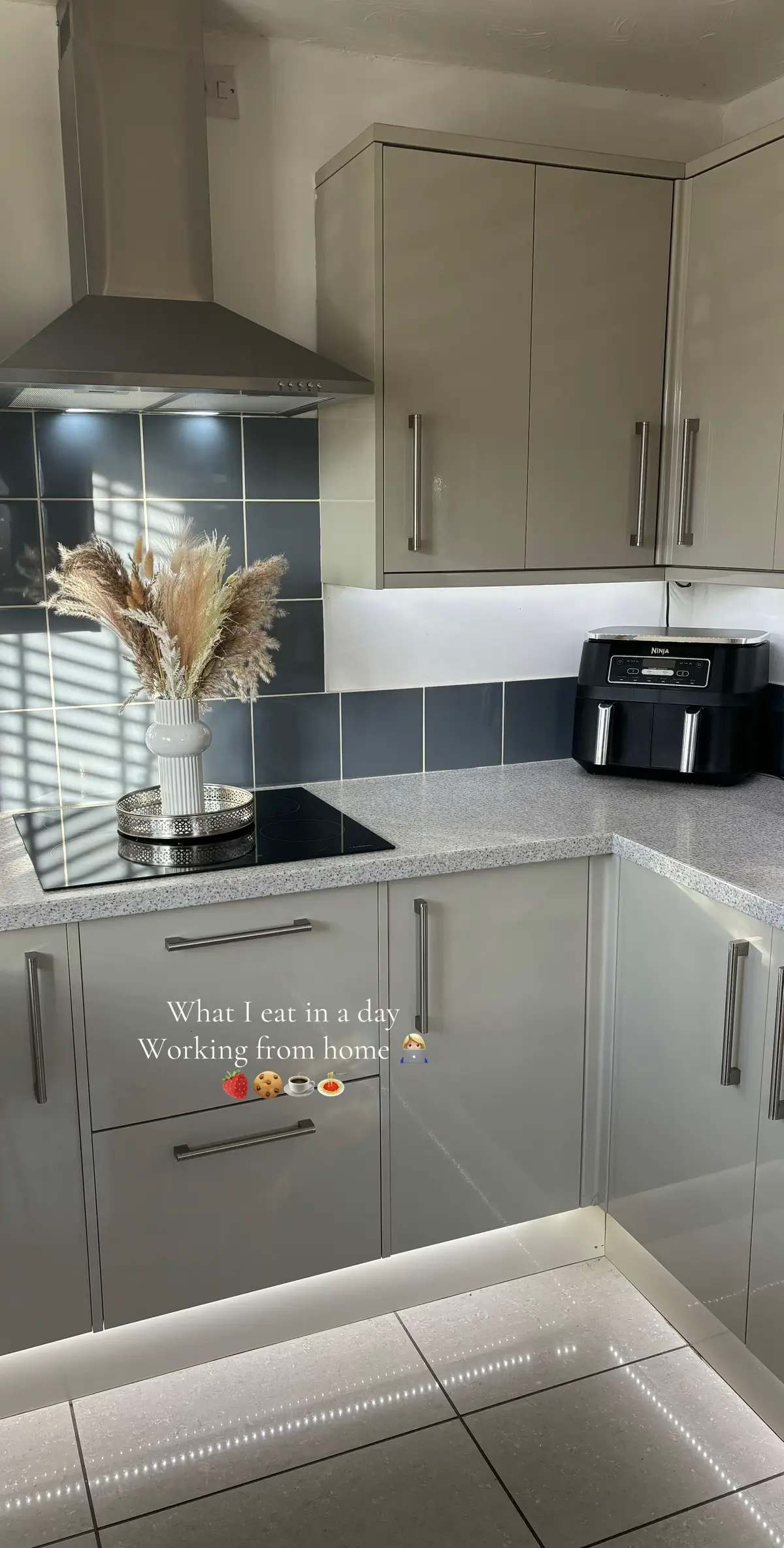 What i eat in a day working from home 👩🏼‍💻 #wieiad #wieiadrealistic #caloriedeficit #whatieatinaday 