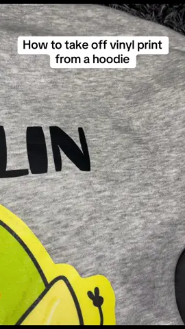 #fyp #vinyl #vinylprint #howtoremovevinyl #removevinyl #hoodie #tiktokhack #iron #LifeHack #foryoupage #saveforlater 