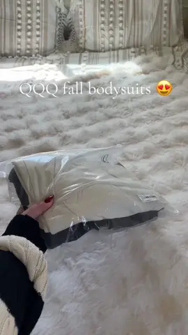 Smooth material 💕 (comes in a set of 3) #qqqbodysuit #fallfashion #fallclothes #viralvideo #fypシ゚viral #october 
