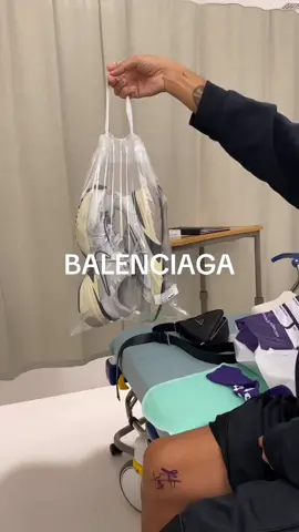 when the pre surgery bag gives this falls must have accessory #balenciaga #nycfashionweek #mensstyle #shoes #surgery #fyp #fashion #accessory #nike #bag #pursefirst 
