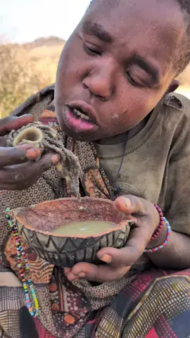 Hadzabe woman enjoying her favorite Soup middle of forest 😋‼️ It's So delicious natural food #africastories #UK #USA #hadzabetribe #tiktokindia 