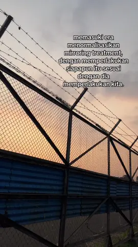Demi kewarasan diri memang harus banget nerapin mirroring treatment ya ga siiiii? #fypシ #fypシ゚viral #bandung #bandunghits #senja #quotestory #matahari #ikutantrend #xyzbca 