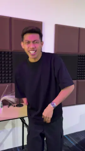 Korang nak bir release lagu baru ke tak ? ( Unik ) 🔥 #unik #fy #fyp #fypシ #foryou #foryoupage #zubirkhan 