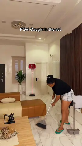 I feel betrayed 💔💔😩😩🤣#couple #couplegoals #tolaandola #foryou #foryoupage #viral #viralvideo #Relationship #relationshipgoals @Baby @Tola’s BackUp 