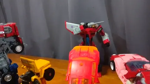 Starscream:NO NOOOOOOO(°⁠□⁠°) #transformers #edit #prime #optimus #optimusprime #bee #bumblebee #jazz #elita #elitaone #elita1 #star #starscream #stopmotion #transformersedit #transformers 