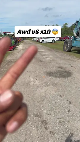 Wasn’t expecting a v8 awd s10 #trucks #auctions 