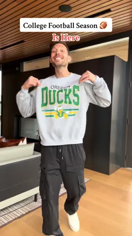 Replying to @libbyuglesich college football season is finally here! Customize your favorite team now! #football #CollegeFootball #collegefootballplayoff #goducks #pac12 #big10 