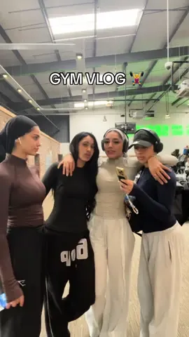 MISSING MY BABIESSS @Shamsa Zahid @Rumshazahid @miss ali🇵🇰 also someone help me get my insta back😖😖 #fyp #GymTok #browngirl #besties #pakistani #pakistaniwedding #trending 