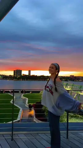 sunsets on a rooftop>>> 