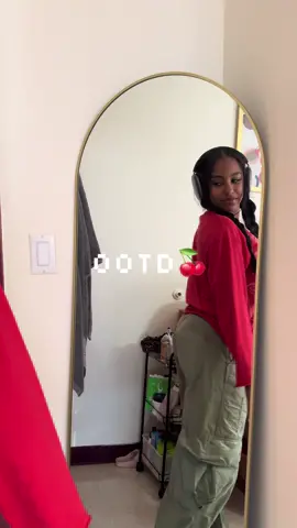 love a good green and red momment #fyp #nyc #trending #viral #OOTD #whatiwore #grwm #gdwm #outfitinspo #outfitideas 