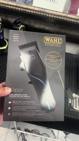 La nueva wahl vapor ⭐️⭐️⭐️⭐️⭐️ . . . . #barbershop #cut #corte #Recuerdos #parati #barber #wahl #wahlclippers 