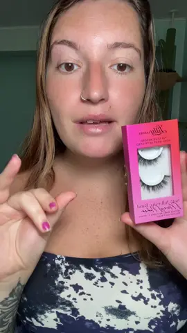 The best eyelashes ever #eyelashes #eyelashesextention #lashes #lashesoftiktok #tiktok #tiktokshop #inlove #tiktokmademebuyit2024 ##fypシ゚viral🖤tiktok #fypage #makeup @Lilly Lashes 