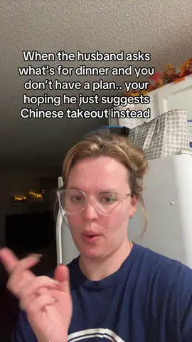 Chinese takeout anyone? 😅 #husbandandwife #husbandandwifecomedy #husbandandwifehumor #chinesefood #marriagehumor 