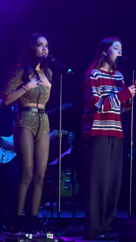 rachel zegler and lizzy mcalpine singing “wish I were here” at elsie fest! #rachelzegler #lizzymcalpine #elsiefest #broadway #wishIwerehere #aarontveit #darrencriss @Elsie Fest