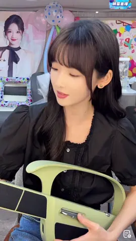 trong các bài cô ấy hát hqua t chỉ biết mỗi bài này 🥰 vừa đàn vừa hát nên kh đc nhịp nhàng lắm nhma giọng cổ ngọt lắmm 💖 #truongmieudi #zhangmiaoyi #张淼怡 #girlfriend #sinhnhat #minnie 