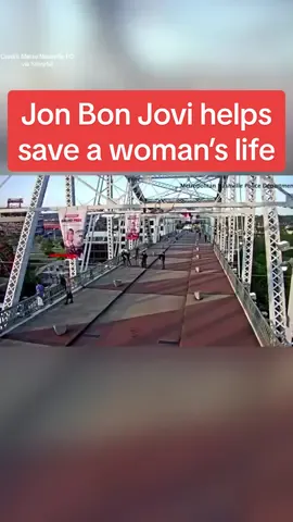 Jon Bon Jovi helps save a woman’s life  #breakingnews #dailymirror #fyp #jonbonjovi #hero 
