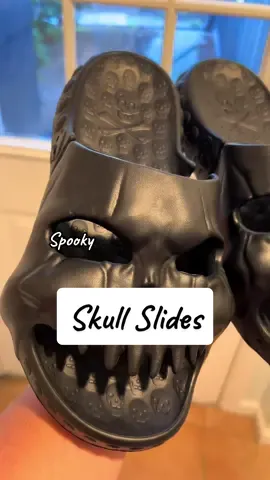 These skull slides are the perfect way to work some spooky aesthetic into your daily life! #halloween2024 #spookyseason #skull #skullaesthetic #spookyhalloween #tiktokshop #tiktokshopfinds #tiktokmademebuyit #falldealsforyou #savingssquad #skullslides #CapCut #genderneutral 