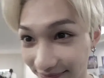 HAPPY FELIX’S DAY!! 🎉🎉 antes de eu ser lee know utted eu era felix utted, só tenho a agradecer a esse garoto por ter entrado na minha vida e ter feito eu ter me tornado a stay que sou hoje, eu amo tanto esse garoto, me sinto um tico culpada por ter trocado de utted, mas ele sempre terá um lugar especial no meu coração! 🤍 ele sempre será o meu raio de sol, e de todas as stays. Esse é o meu 2º aniversário com o lilix, amo ele de corpo e alma!  #felix #leefelix #felixedit #straykids #editkpop #fyp #skz 