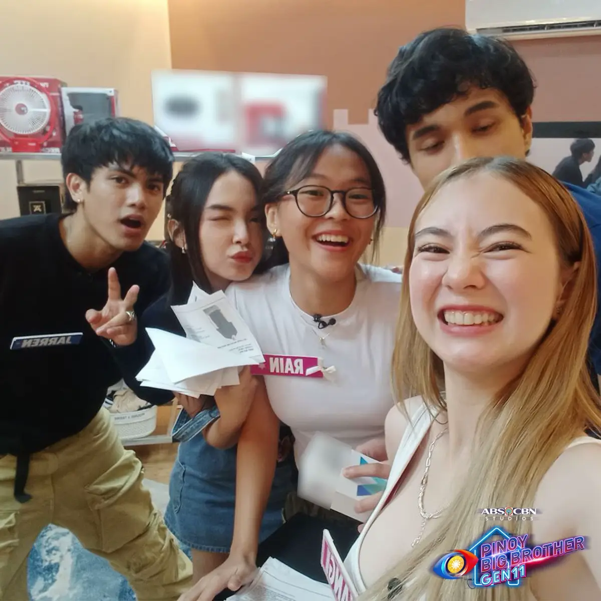 Very cutesy! 🥰 Here’s some Team Teens exclusive photos! 📸 #PBBGen11