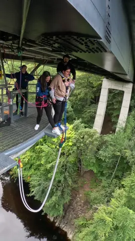 She almost never jumped😳 #highlandflingbungee #Scotland #adrenaline #bungee 