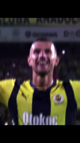 Bu edit takibi hakediyor 🔥 #fenerbahçe #gs #bjk #futbol #edit #keşfet #kostic #osimhen