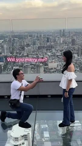 14 September 2011 kami mulai pacaran. Dia pacar pertamaku. Dua bocil SMP ini main basket bareng tanpa sengaja, Beda sekolah beda kecamatan.  But now, Will You Marry me?  @ayusarindah #engagement on #skywalk 🇹🇭