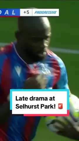 LATE PENALTY TO CRYSTAL PALACE. 😯 The Eagles rescue a draw after Leicester's Conor Coady concedes a penalty in the final minutes! #Soccer #PremierLeague #football #goals #leicestercity #crystalpalace 