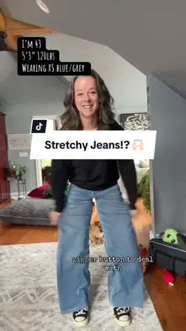 Did I just find my dream pair of “jeans”!? These high waisted multi pocket lightweight insanely comfortable jeans are from @Halara I continue to be impressed by this company and all their options! #halara #MomFit #denimyourway #Jeans @Halara_official 