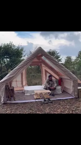 The camping tent was small but we felt comfortable, the weather was light rain #campinglife #camping #bushcraft #Outdoors #survival #satisfying