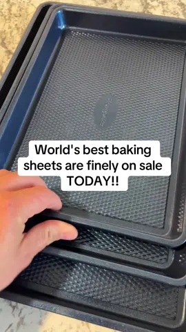Best baking sheets that are nonstick and good quality!  #bakingsheet #cookingsheets #cookingpan #cookware #bakingtiktok #bakingtips #CookingHacks #KitchenHacks 