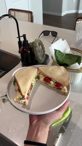 #lunch #eggsandwich #EasyRecipe #sahmsoftiktok #MomsofTikTok #fyp #viral 