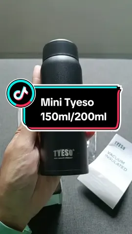 Tyeso paling comel. Kecil je size dia. 150ml dan 200ml. Muat letak dalam poket seluar, atau nak letak dalam handbag. Kecik2 cili padi, tahan sejuk sehingga 24jam panas seningga 6jam #tyeso #tyesotumbler #minityeso 