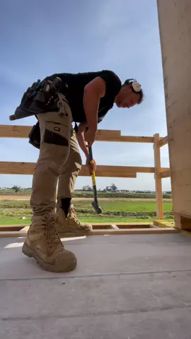 Building a balcony with an old paslode framer. I was just borrowing this gun for the day, but the older paslodes dont skip a beat. #carpentry #paslode #framing #building #construction 