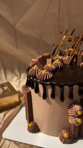 chocolate mouse cake best for chocolate lovers 😋😋always remembered home made is best. for order DM or whatsApp 03334094962 📍only for lahore  . . . . .     . . . . #mousecake #chocolate #chocolatecake #chocolatelover #chocolatelab #cake #cakedecorating #cakevideo #cakeboss #cakeorfake #customizedcake #lahorecakes #lahore #lahorepakistan #bento #bentobox #bentocake 