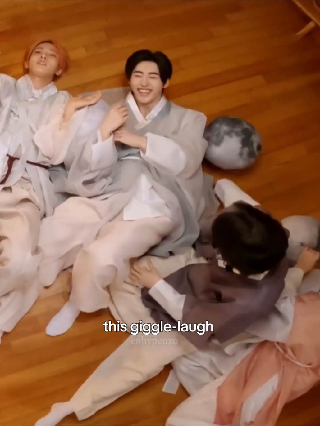 the giggle hello?? here are kinds of laugh with sunghoon aka for serotonin boost #enhypen #sunghoon #enhypensunghoon #laugh #enhypenxo #kpop #fyp #엔하이픈 #성훈 #エンハイプン @enhypen 