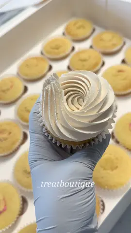 White gender reveal cuppies 🤍  Nozzle: 1E Frosting: American buttercream  . . . . #treatboutique #cupcakereel #cupcakepiping #buttercreampiping #smoothbuttercream #howto #foryou #buttercreamfrosting #cupcakedecoratingvideo #cupcakedecorating #tutorials #satisfying #dessert #pintrest #buttercreampipingtutorial #fyp #explore #bakedgoods #trendingcakes #reeltrending #foodphotography #dessert #cupcakesofinstagram #fypシ゚viral #buttercream #canberra #cupcaketrend #googong #canberramum #canberraeat