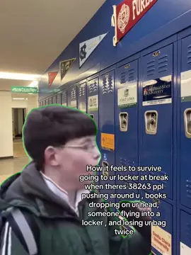 Its so chaotic 😭 #school #lockers #irishtiktok #irishschools #relatable #funny #fyp #ireland 